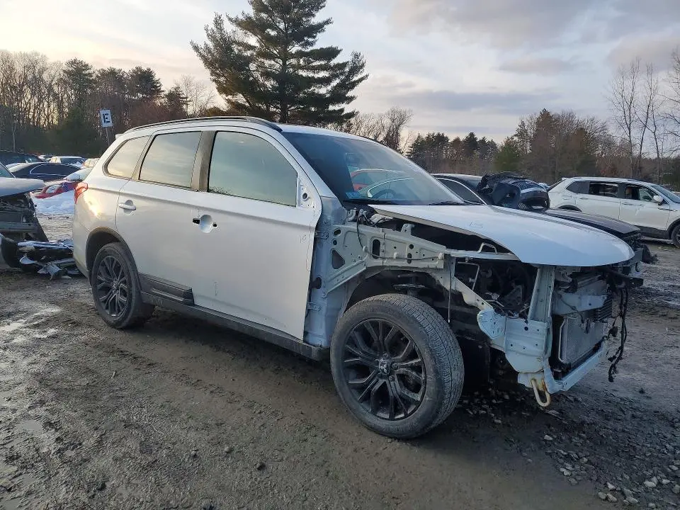 2018 MITSUBISHI OUTLANDER SE  