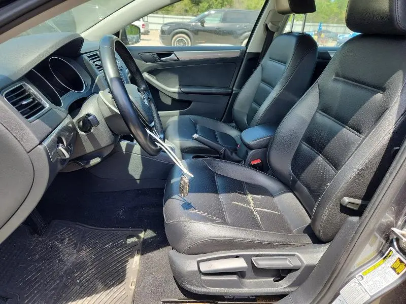 2017 VOLKSWAGEN JETTA SE  