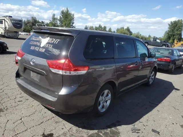 2012 TOYOTA SIENNA BASE  