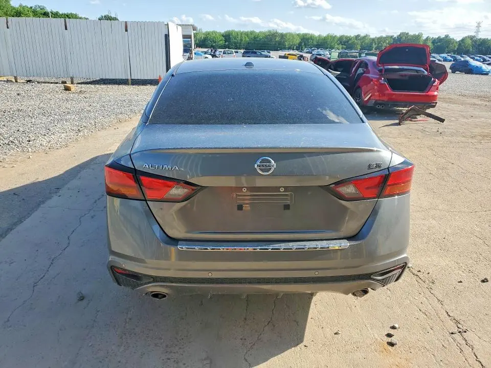 2022 NISSAN ALTIMA SR  