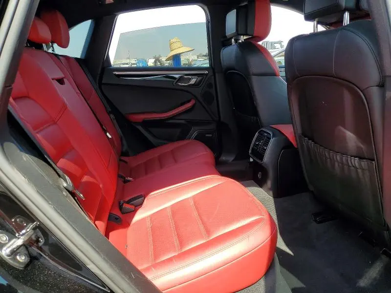 2017 PORSCHE MACAN S  