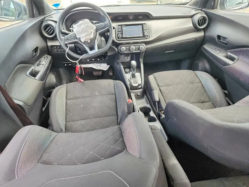 2020 NISSAN KICKS S  