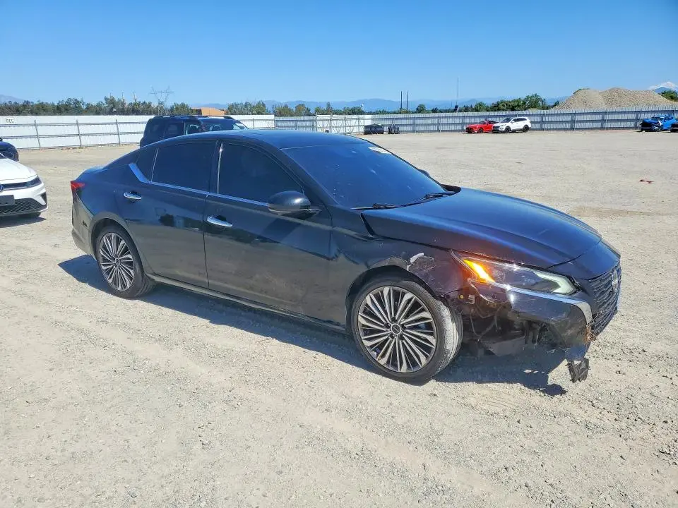 2023 NISSAN ALTIMA SL  