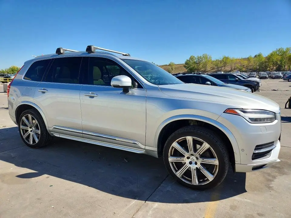2016 VOLVO XC90 T6  