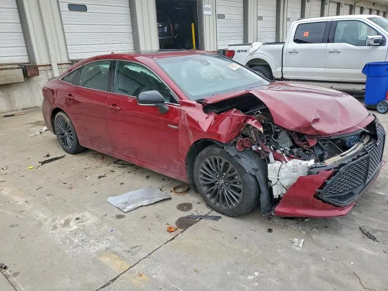 2019 TOYOTA AVALON XSE  