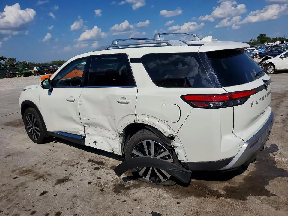 2023 NISSAN PATHFINDER PLATINUM  