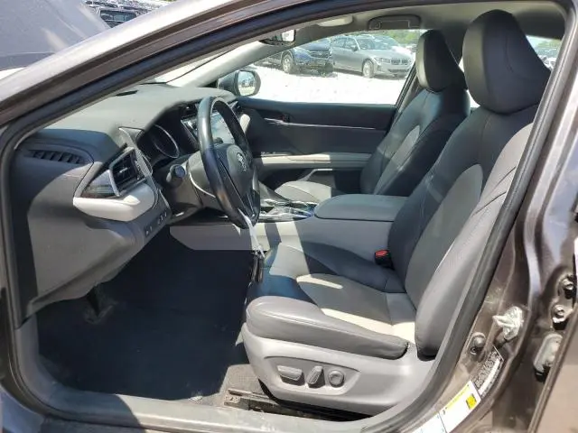 2020 TOYOTA CAMRY XLE  