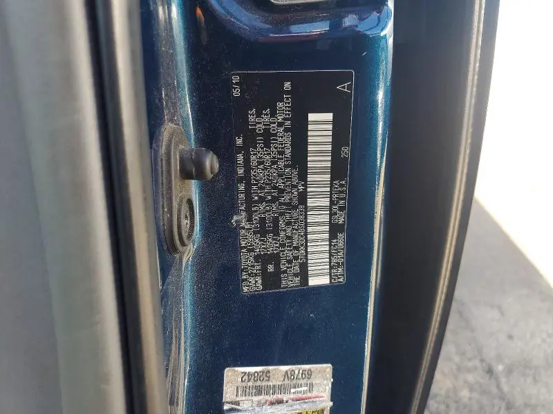 2011 TOYOTA SIENNA LE  