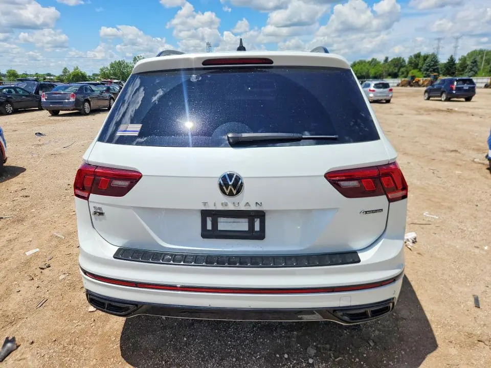 2024 VOLKSWAGEN TIGUAN SE R-LINE BLACK  