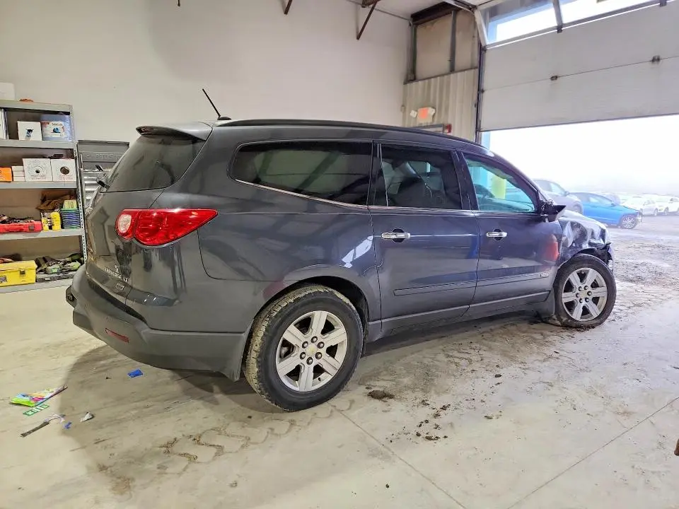2010 CHEVROLET TRAVERSE LT  