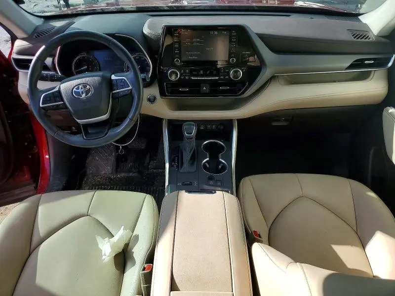 2022 TOYOTA HIGHLANDER XLE  