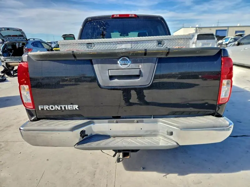2015 NISSAN FRONTIER S  