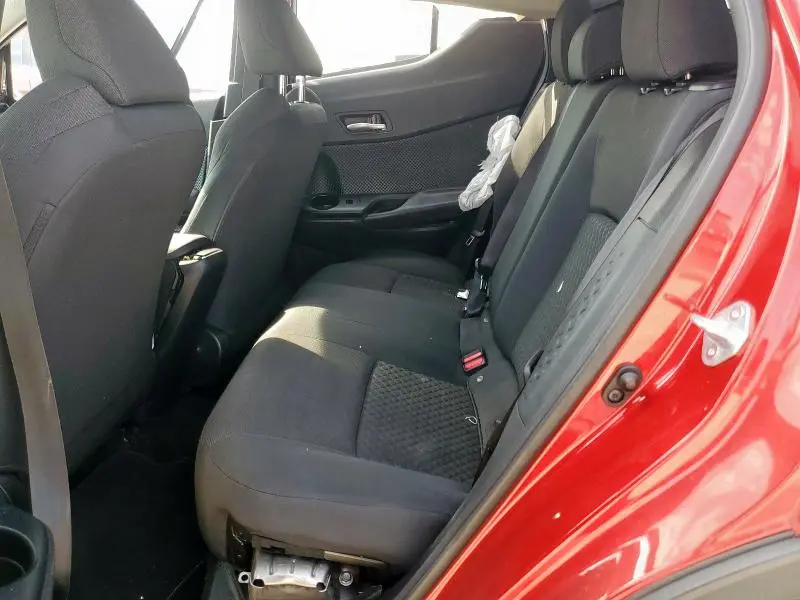 2020 TOYOTA C-HR XLE