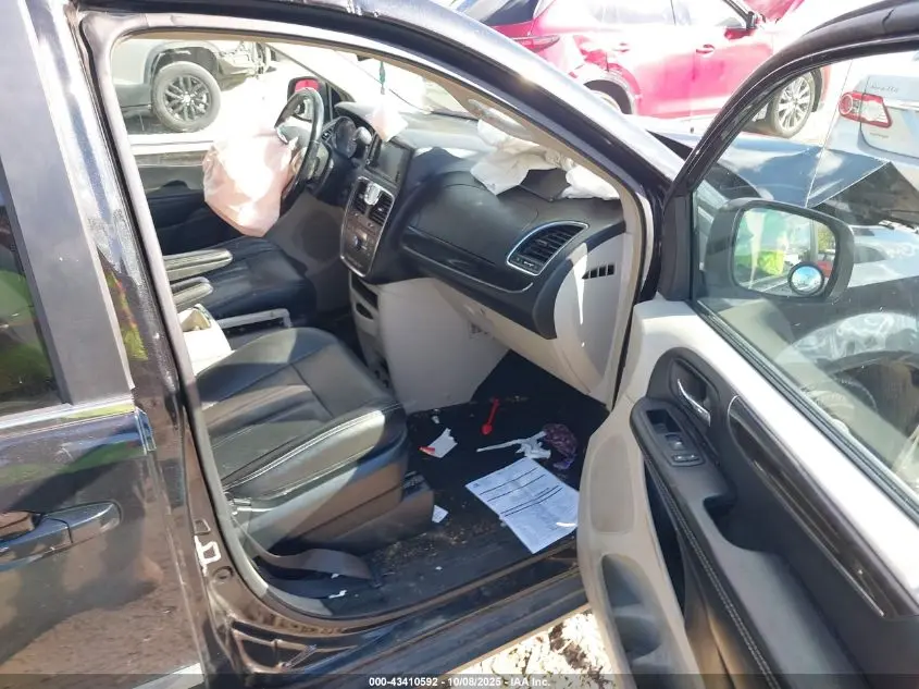 2016 CHRYSLER TOWN & COUNTRY TOURING