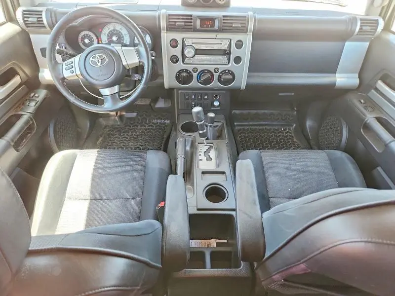 2010 TOYOTA FJ CRUISER BASE  