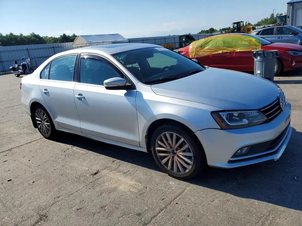 2016 VOLKSWAGEN JETTA SEL  