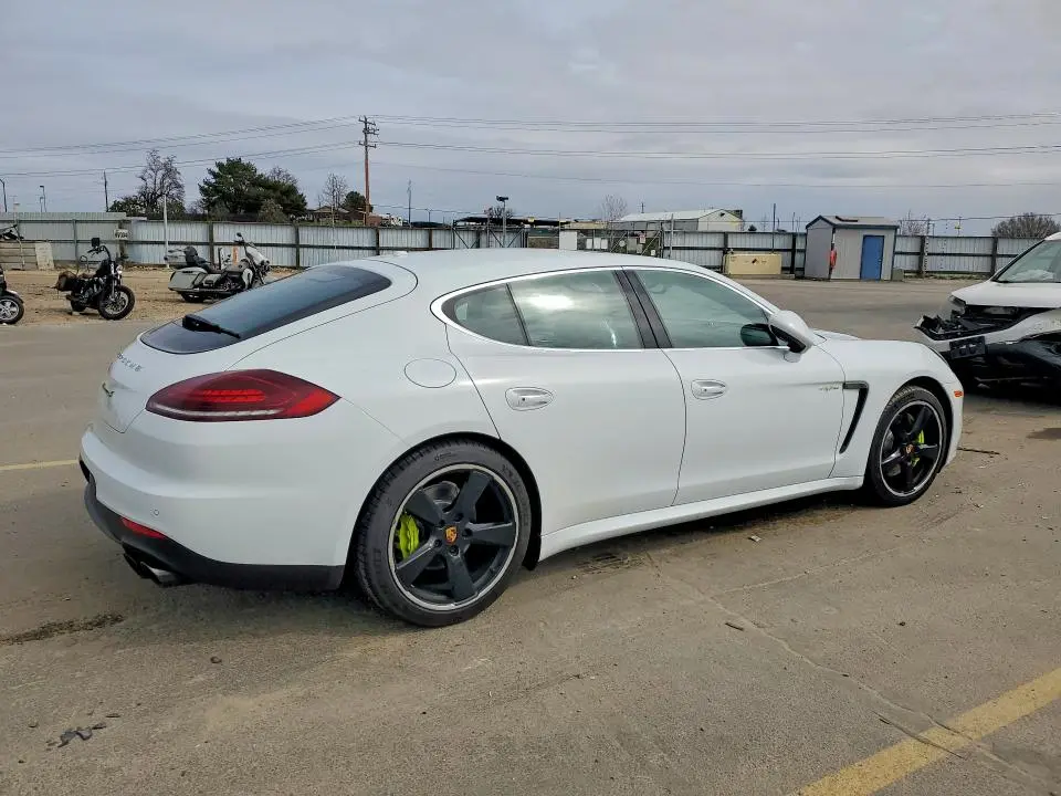 2016 PORSCHE PANAMERA   