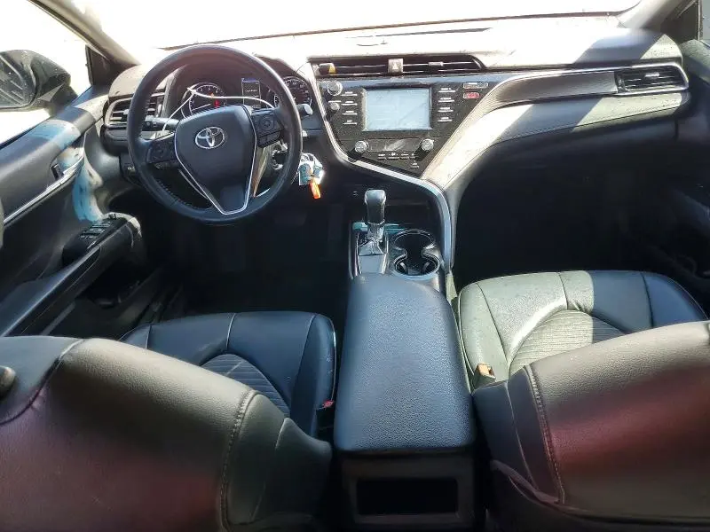 2019 TOYOTA CAMRY SE  