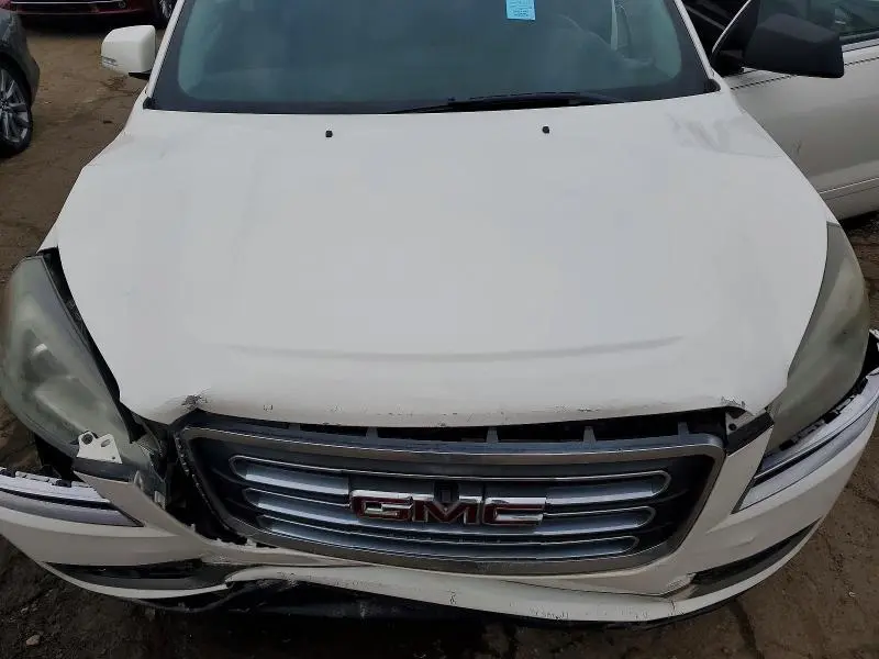 2013 GMC ACADIA SLT-1  