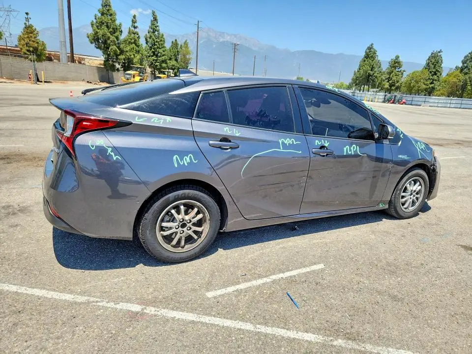 2021 TOYOTA PRIUS LE  