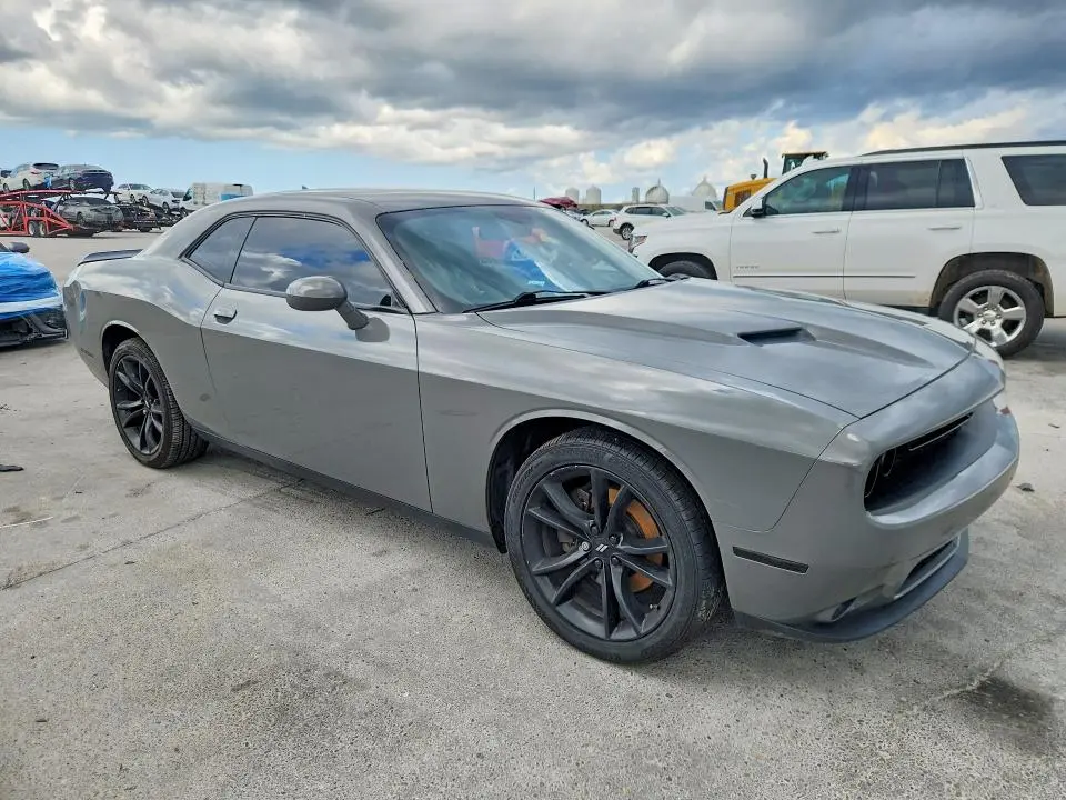 2018 DODGE CHALLENGER SXT  