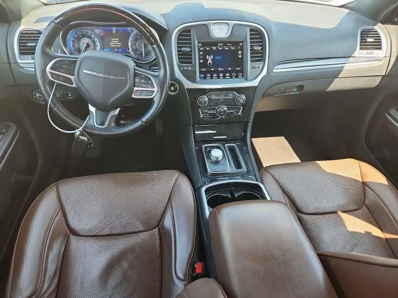 2019 CHRYSLER 300 LIMITED  