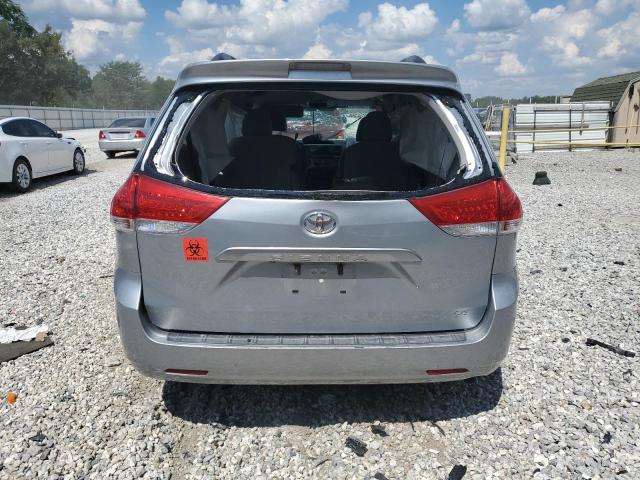 2014 TOYOTA SIENNA LE