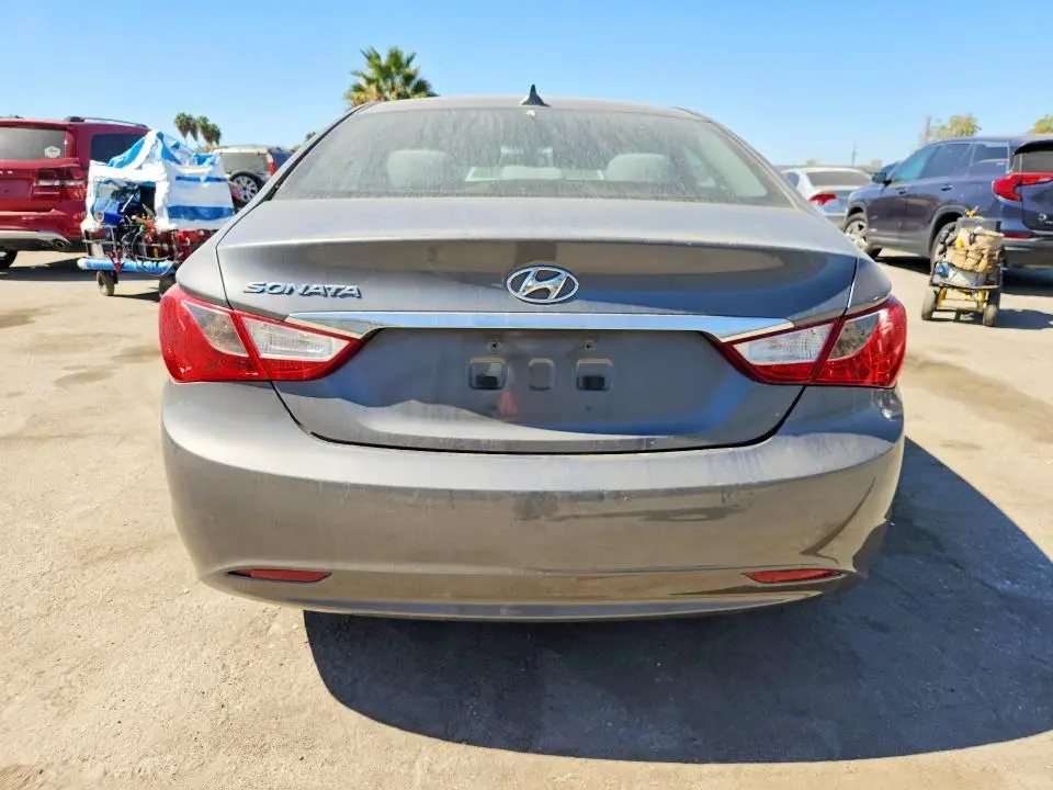 2013 HYUNDAI SONATA GLS  