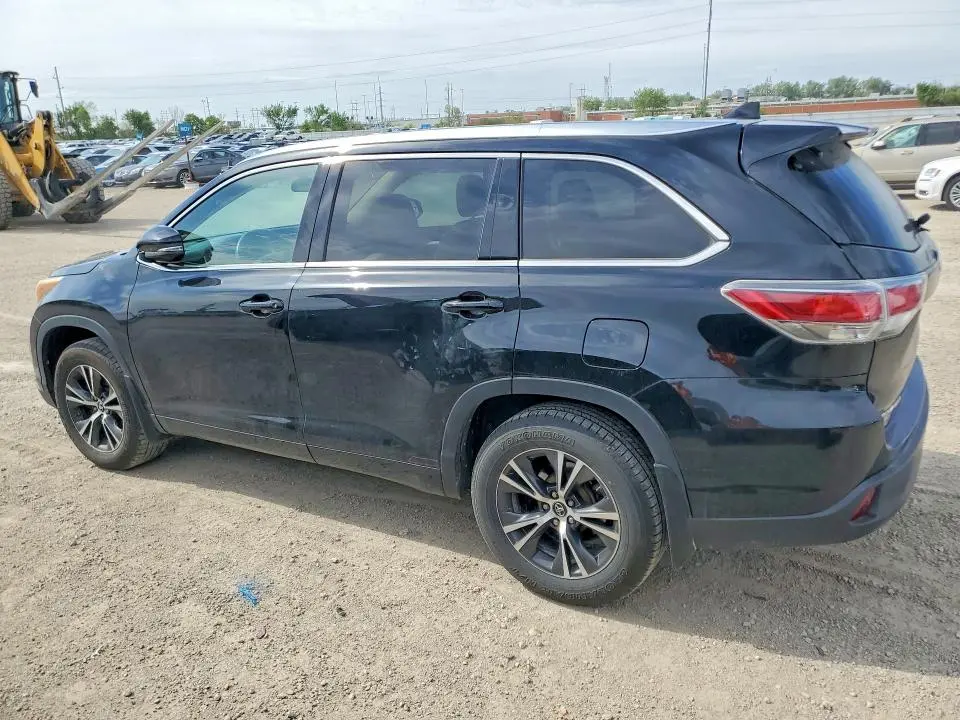 2016 TOYOTA HIGHLANDER XLE  