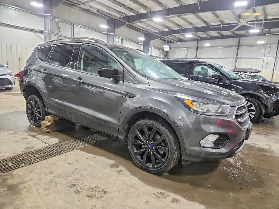 2018 FORD ESCAPE SE  