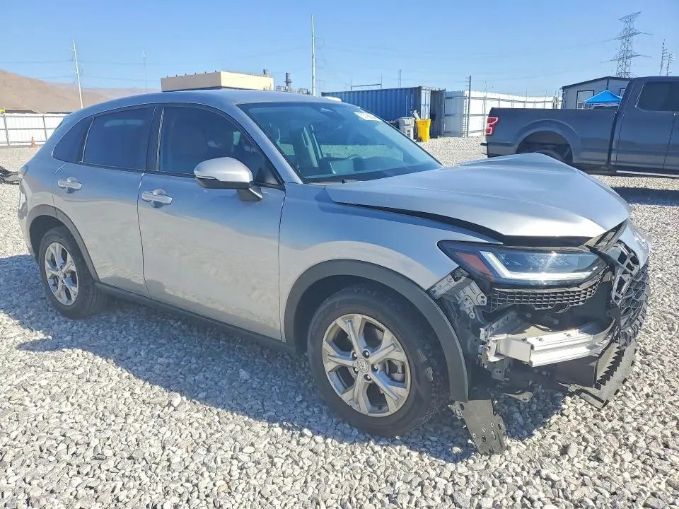 2023 HONDA HR-V LX  