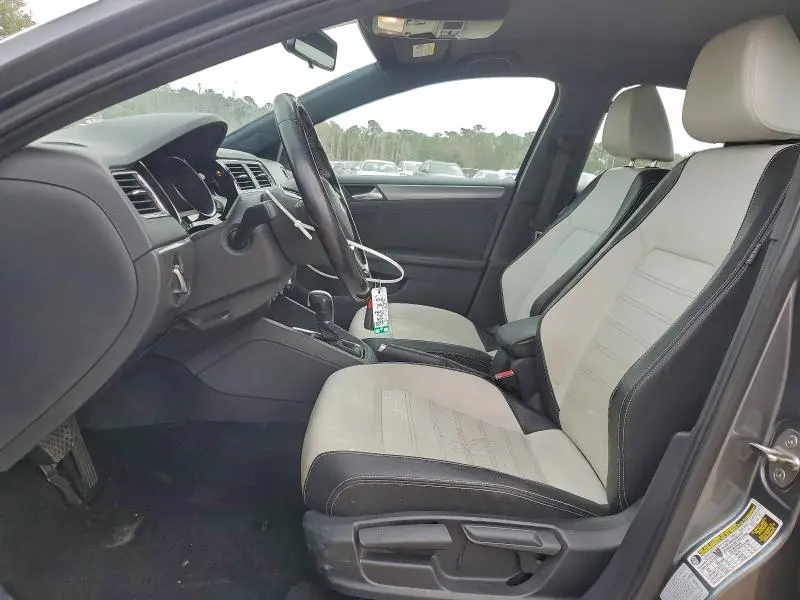 2016 VOLKSWAGEN JETTA SPORT  