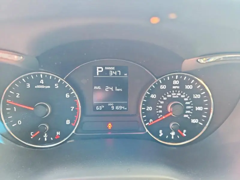 2017 KIA FORTE LX  