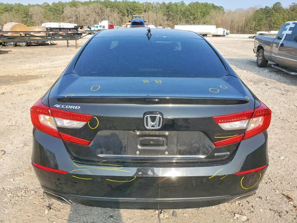 2018 HONDA ACCORD TOURING  