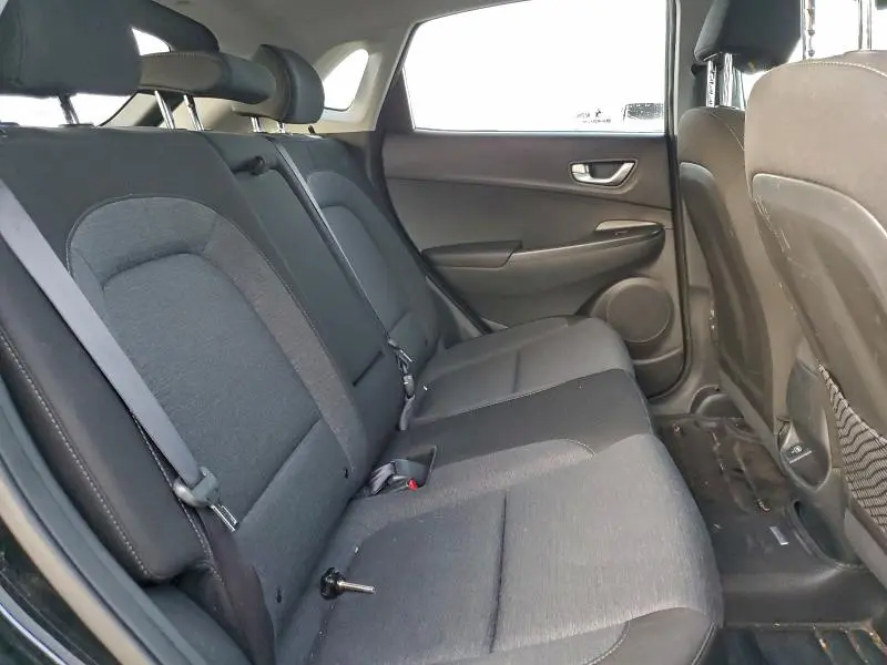 2023 HYUNDAI KONA SE  