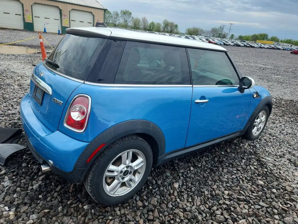 2013 MINI COOPER   