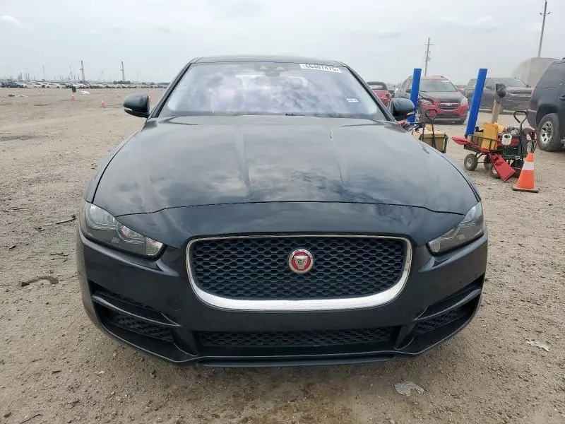 2017 JAGUAR XE PREMIUM  
