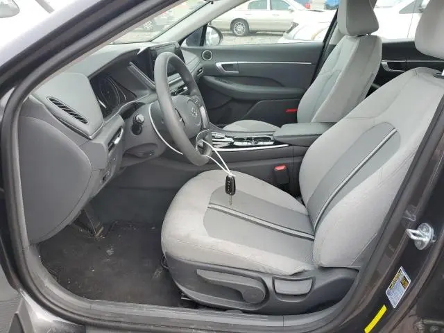 2022 HYUNDAI SONATA SE  