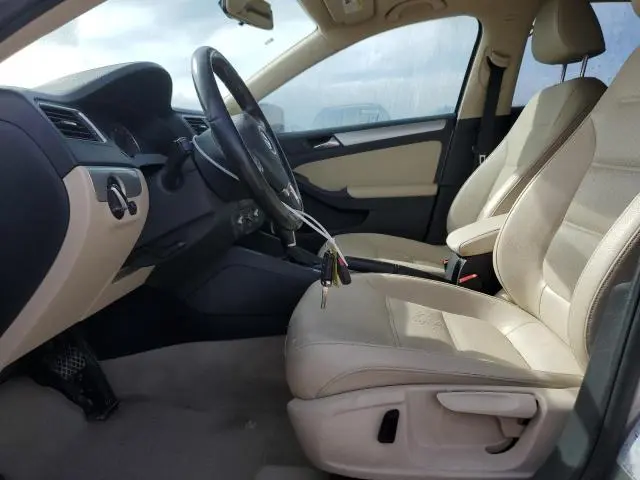 2013 VOLKSWAGEN JETTA SE  