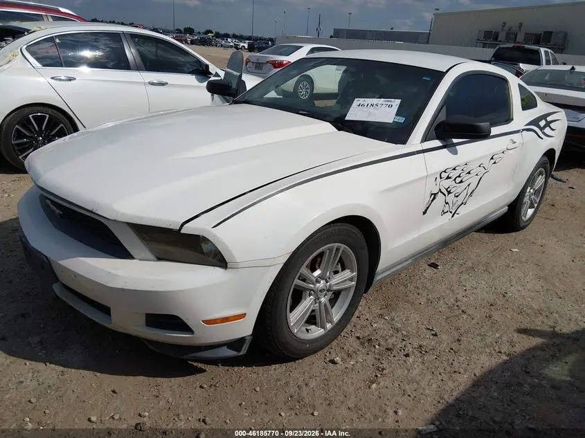 2011 FORD MUSTANG V6