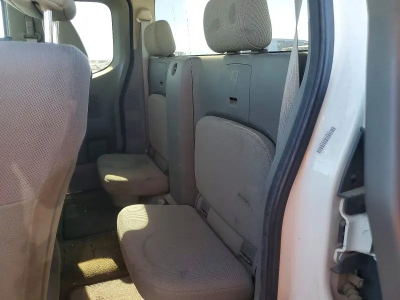 2015 NISSAN FRONTIER S  