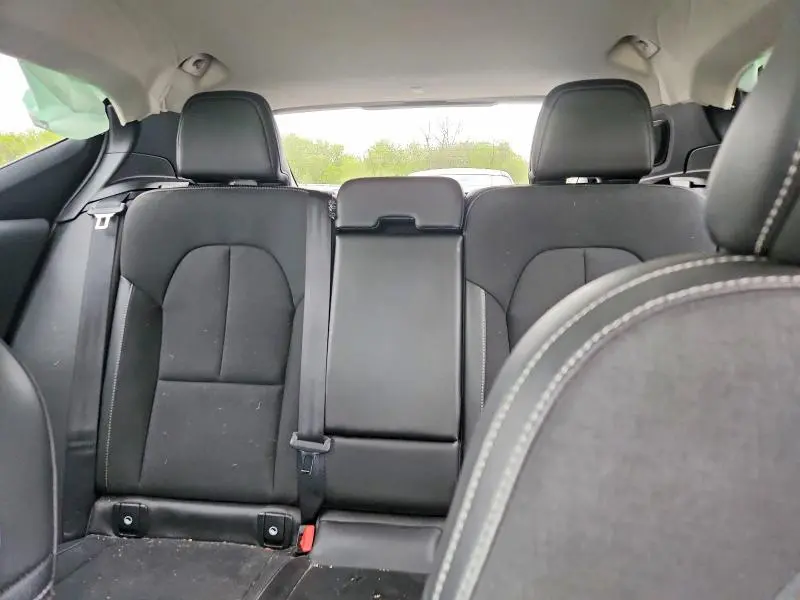 2020 VOLVO XC40 T5 MOMENTUM  