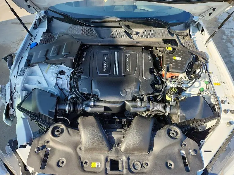 2019 JAGUAR XJ R - SPORT  