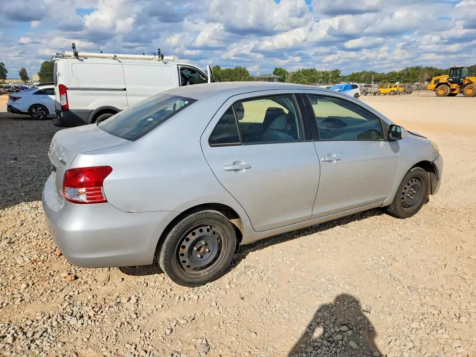 2010 TOYOTA YARIS BASE  