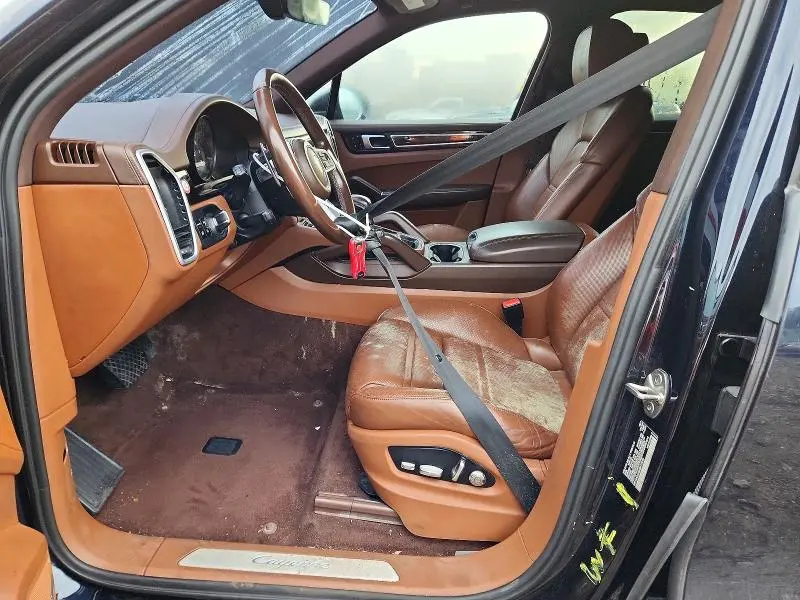 2019 PORSCHE CAYENNE   