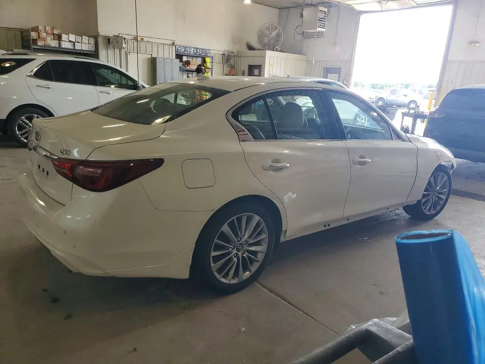 2023 INFINITI Q50 LUXE  
