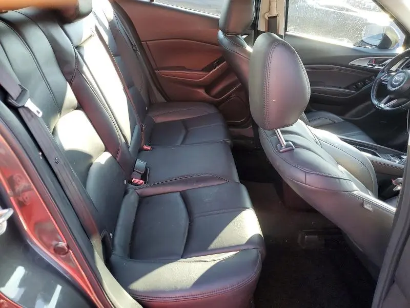 2018 MAZDA 3 TOURING  