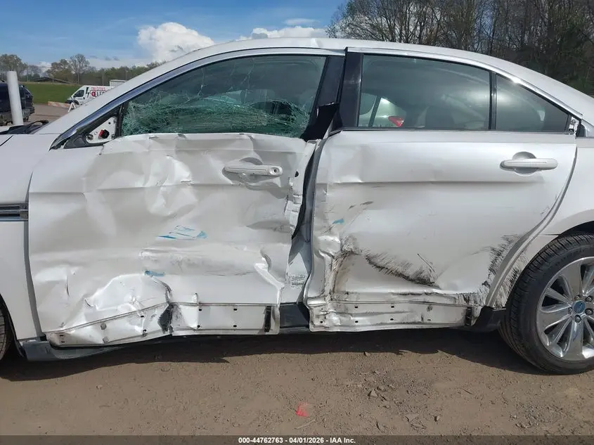 2010 FORD TAURUS LIMITED