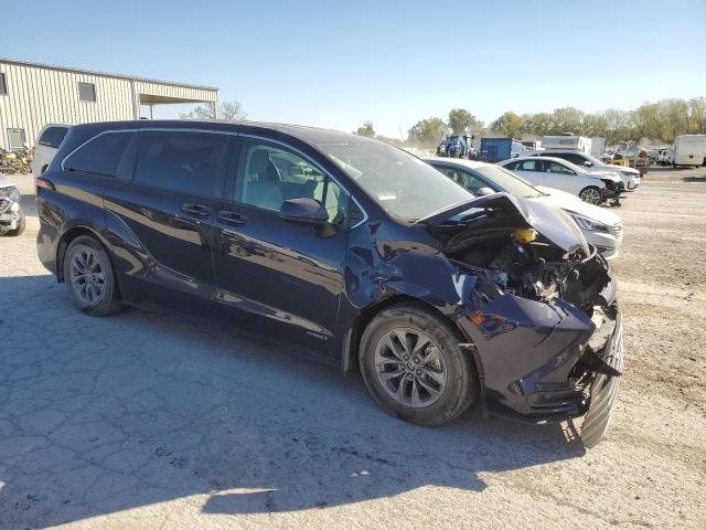 2021 TOYOTA SIENNA LE