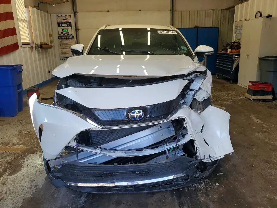 2022 TOYOTA VENZA XLE  
